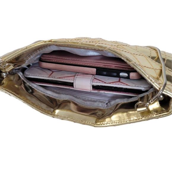 Vintage Steve Madden Metallic Gold Quilted clutch bag with detachable straps - Picture 6 of 13